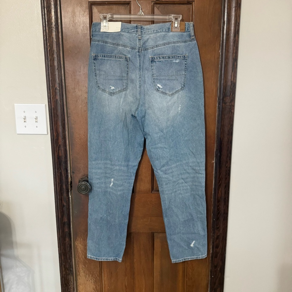 New woman’s American eagle mom Distressed Jeans Sz 10 - Picture 2 of 7